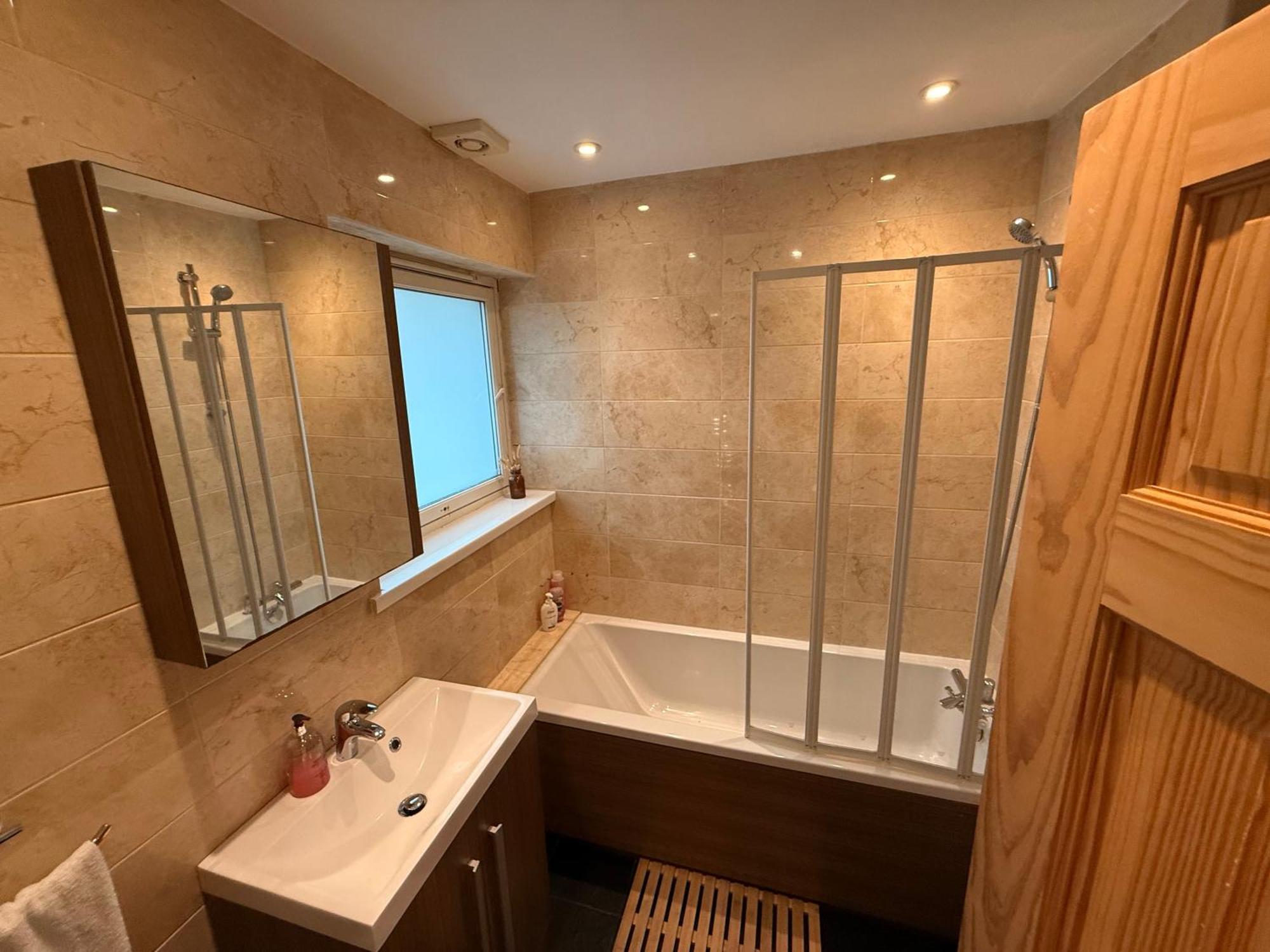 Two Bedroom Flat In The Heart Of London Exterior foto